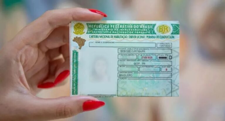 Imagem mostra CNH que quem tem Cadúnico poderá fazer de graça