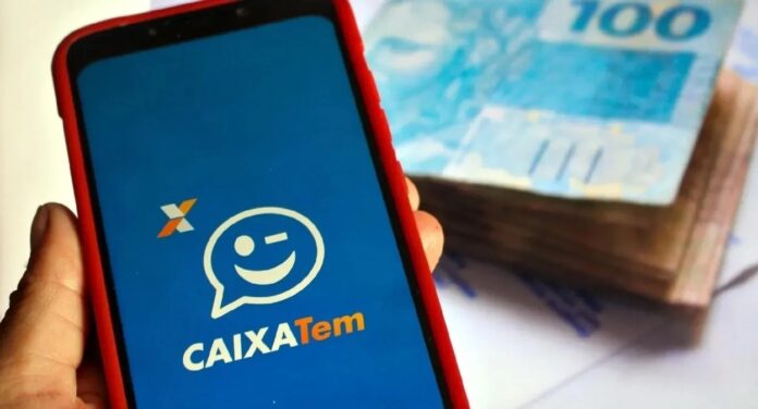 Foto mostra aplicativo do caixa tem