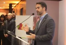 na foto, eduardo leite anuncia agência do tudo fácil em Canoas
