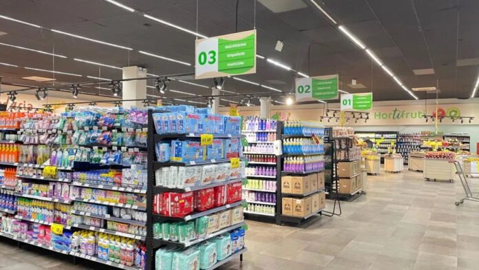Na foto, uma loja do Carrefour