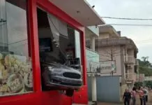 Carro invade padaria e deixa feridos; assista ao vídeo