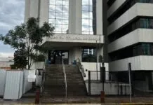 na foto, júri sobre morte de casal de canoas