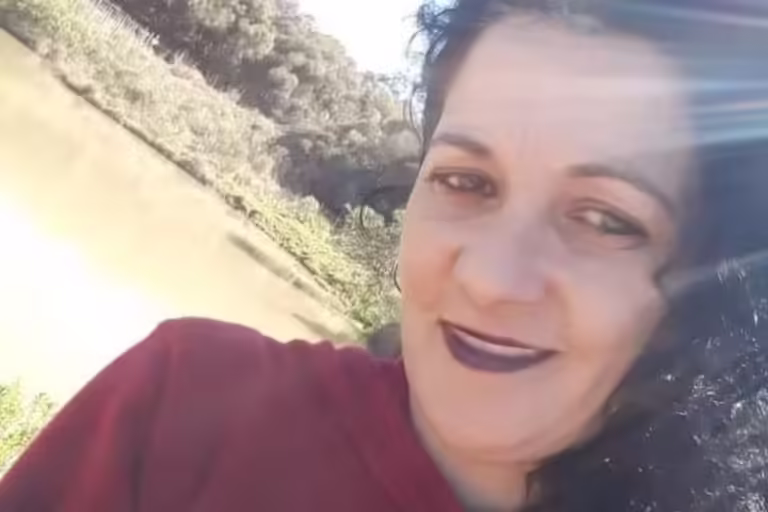 Proprietária de imóvel vai cobrar aluguel e encontra mulher morta em cima da cama