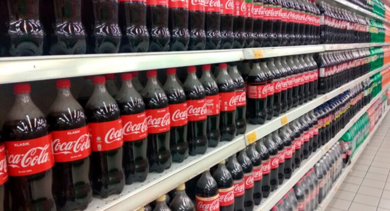 Foto mostra produtos da coca-cola