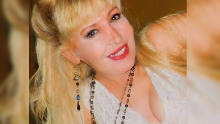 Na foto, mostra a cantora sol que morreu