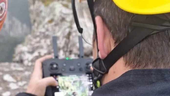 Na foto, drone que localizou a criança que caiu em canion em cambara do sul