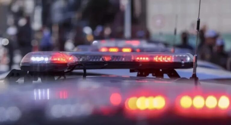 na foto, viatura em ocorrência de crime em Esteio