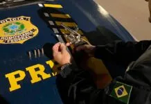 na foto, arma apreendida com criminosos em Canoas