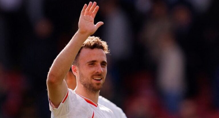 Foto mostra jogador Diogo Jota