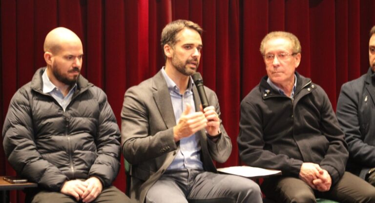 na foto, eduardo leite em Canoas