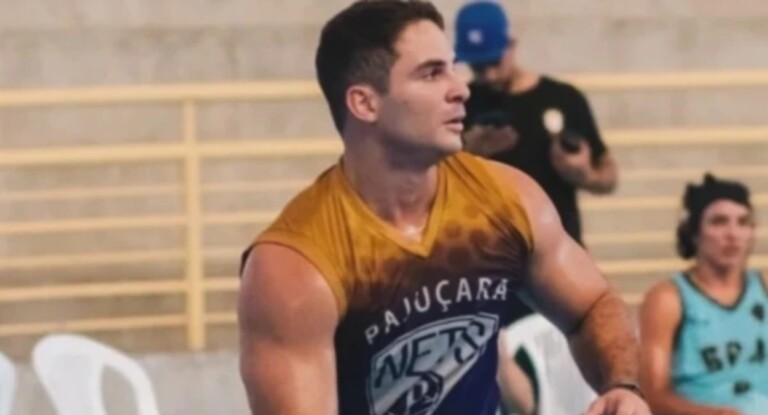 Ex-jogador de basquete é preso por agredir namorada com mais de 60 socos