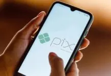 Na foto, o golpe do pix aplicado no idoso