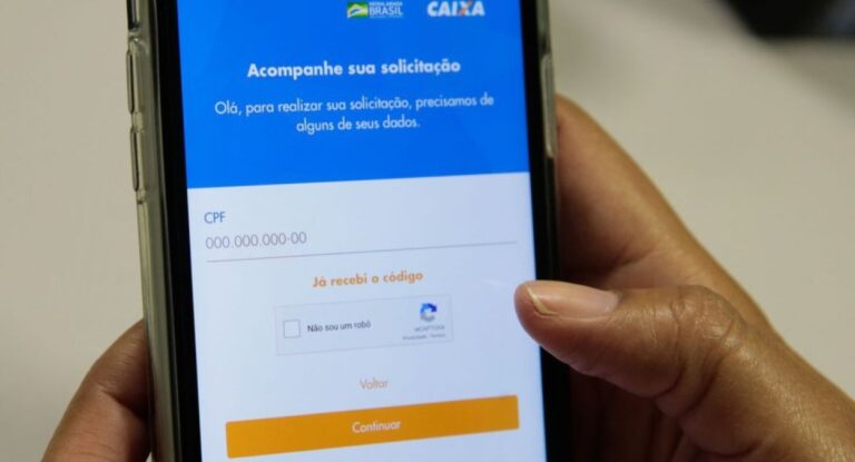 Imagem do aplicativo do Caixa Tem aberto em um celular