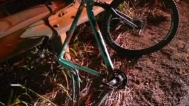Na foto, a bicicleta do funcionário do cantor Gusttavo Lima que morreu em acidente