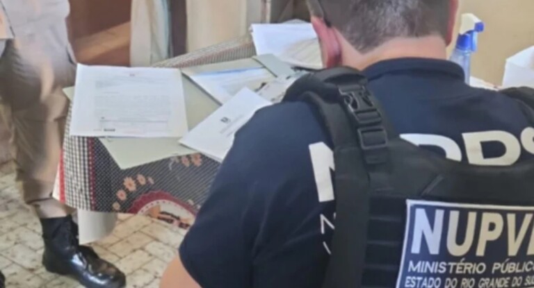 Homem é preso por extorquir adolescente e forçá-la à automutilação