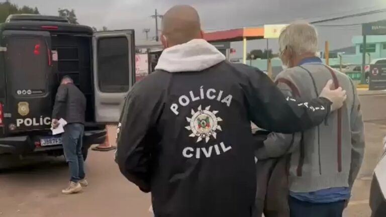 na foto, idoso preso por abusar da neta em Canoas