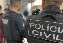 na foto, policiais que participaram de operação de jovem militar de Canoas