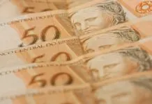 Imagem de cédulas de cinquenta reais