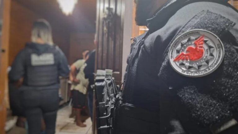 Na foto, mostra a loja que fazia vendas de drogas