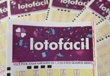 na foto, bilhete do sorteio 3454 da lotofacil