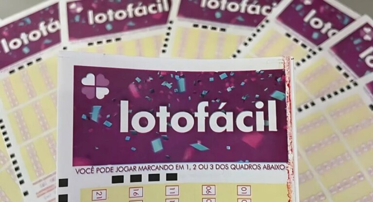 na foto, bilhete do sorteio 3454 da lotofacil