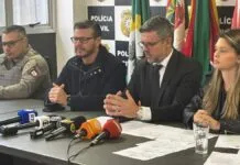 na foto, polícia civil faz coletiva sobre caso de mãe e bbê em esteio