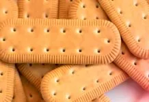 Foto mostra biscoitos de maisena