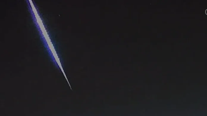 na foto, o meteoro que caiu no Rio Grande do Sul