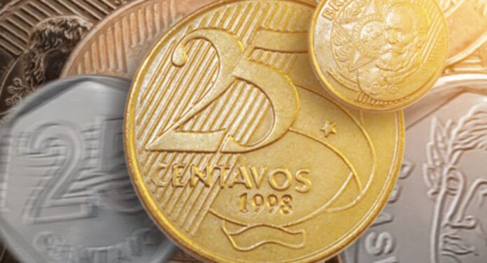 Foto mostra algumas das moedas raras
