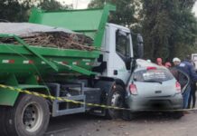 Na foto, o carro que o motorista morreu em acidente