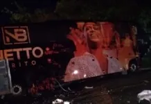 foto do acidente com ônibus do cantor Netto Brito