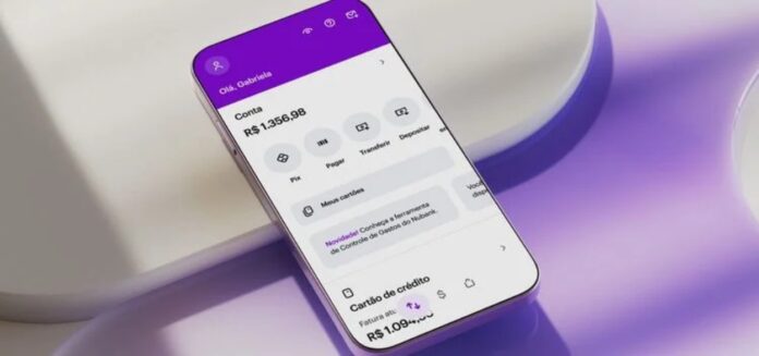 Aplicativo do Nubank com valores na tela