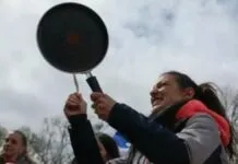 Na foto, a propaganda das panelas