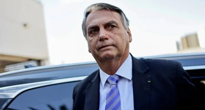 Foto mostra o ex-presidente Jair Bolsonaro; Operação da PF encontrou um pen drive na casa de Bolsonaro