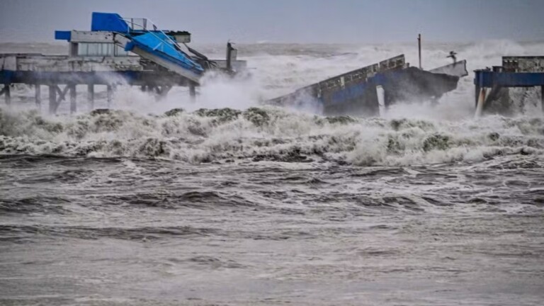 Na foto, a plataforma de Atlântida que foi destruída