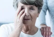 Foto mostra pessoa que possivelmente tem alzheimer