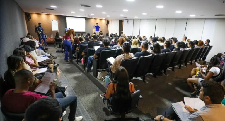 Sala de aula com inscritos do PND