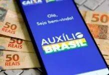 Aplicativo do FGTS e cedúlas de dinheiro
