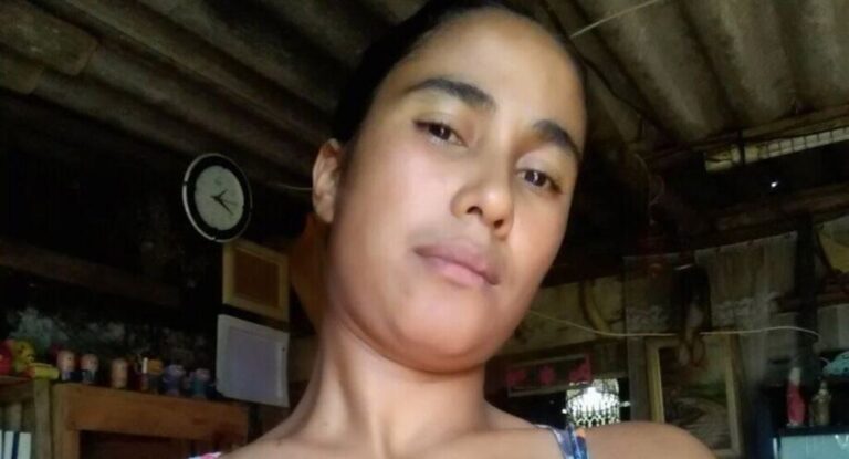 Mulher é baleada pelo companheiro na frente da filha