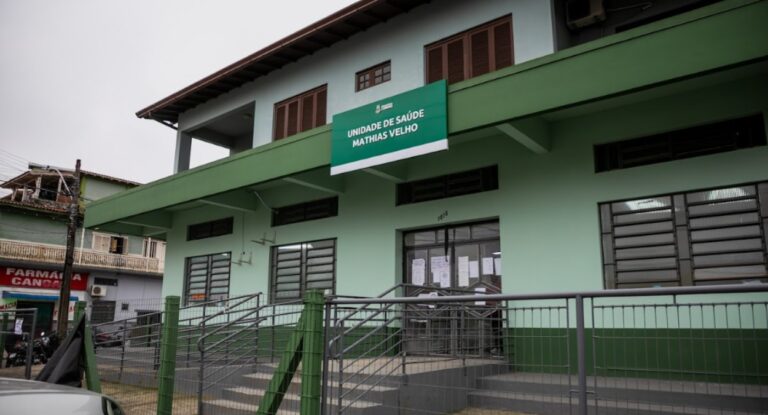 na foto, posto de saúde em Canoas