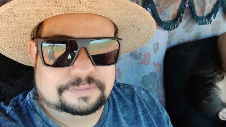 Na foto, o trabalhador que morreu prensado por caminhão