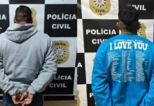 na foto, os dois presos pelo crime ocorrido dentro de estação do Trensurb