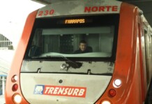 Trem da Tresurb na plataforma