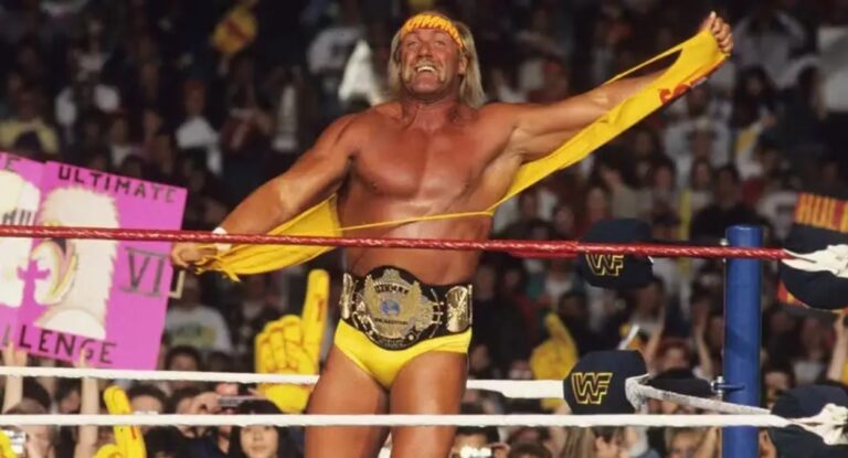 Foto mostra o lutador Hulk Hogan em ação na WWE