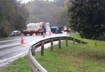 Na foto, os carros que se envolveram no acidente na BR-386