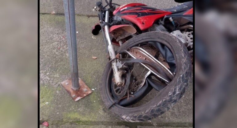 Na foto, a ocorrência do motociclista que morreu em cachoeirinha