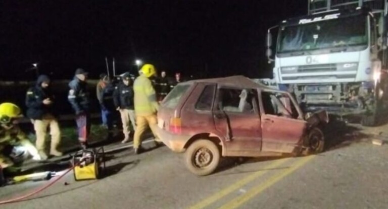 Motorista morre em grave acidente com caminhão