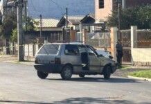 Foto mostra a ocorrência onde um homem morreu em um acidente em Canoas
