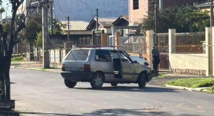 Foto mostra a ocorrência onde um homem morreu em um acidente em Canoas