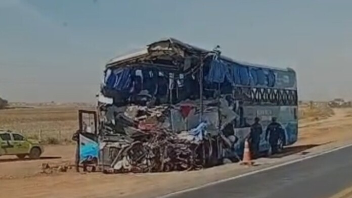 Na foto, o Ônibus que se envolveu em acidente em mato grosso